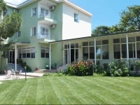 Kyme Hotel 
