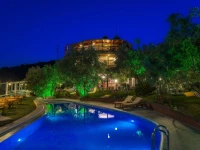 Aeneas Hotel 