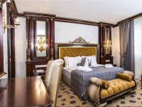 Cassiel Hotel
