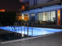 Lemon Hotel 