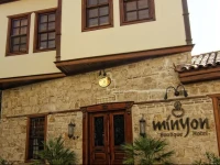 Minyon Hotel 