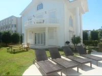 King Penolope Villas 