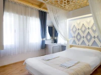 Kalais Hotel 