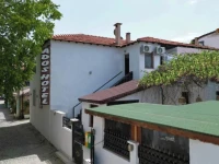 Ados Hotel 