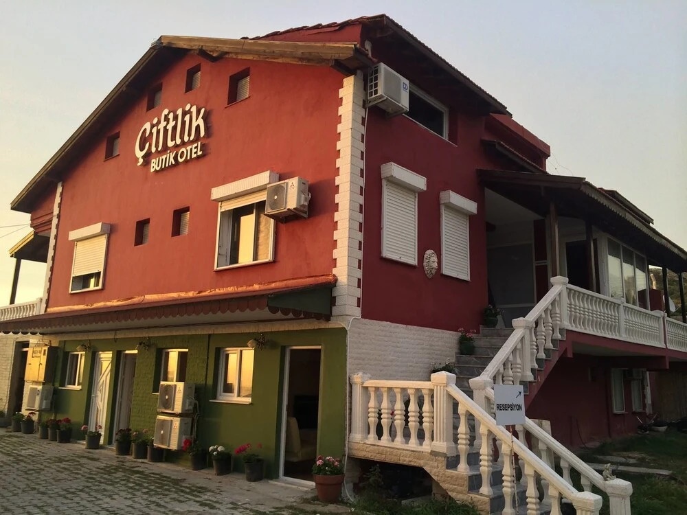 Ciftlik Hotel 