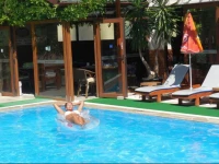 Ten Apart Hotel 