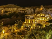 Spelunca Cave Suites 
