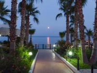 Club Akman Beach Hotel 4*