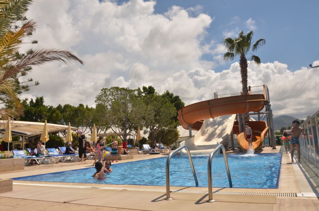 Numa Konaktepe Hotel 4*
