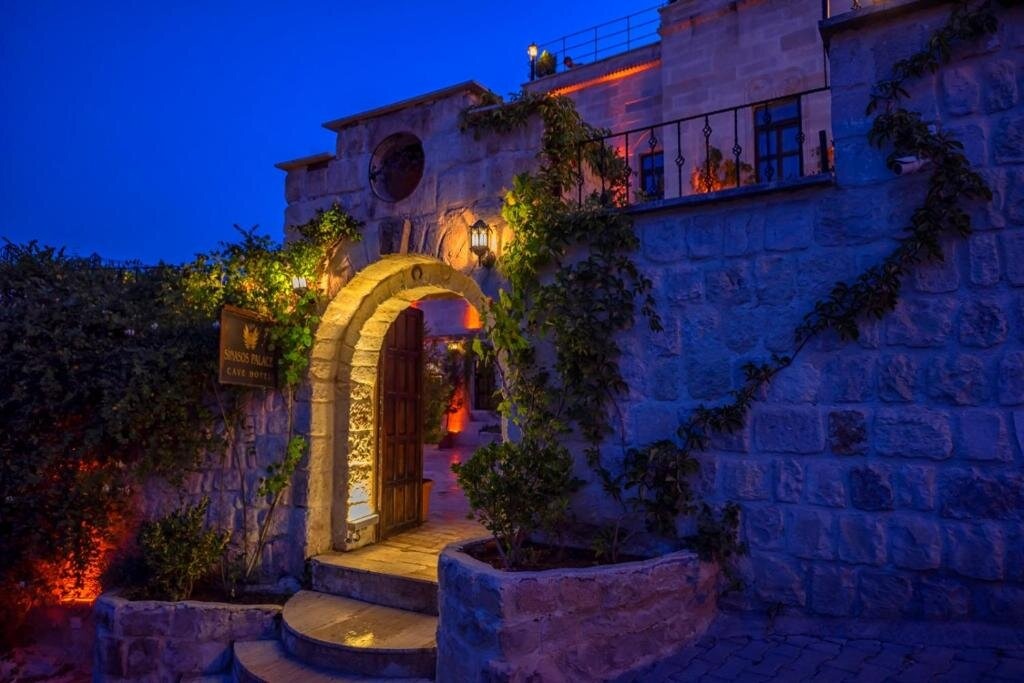 Sinasos Palace Cave Hotel 