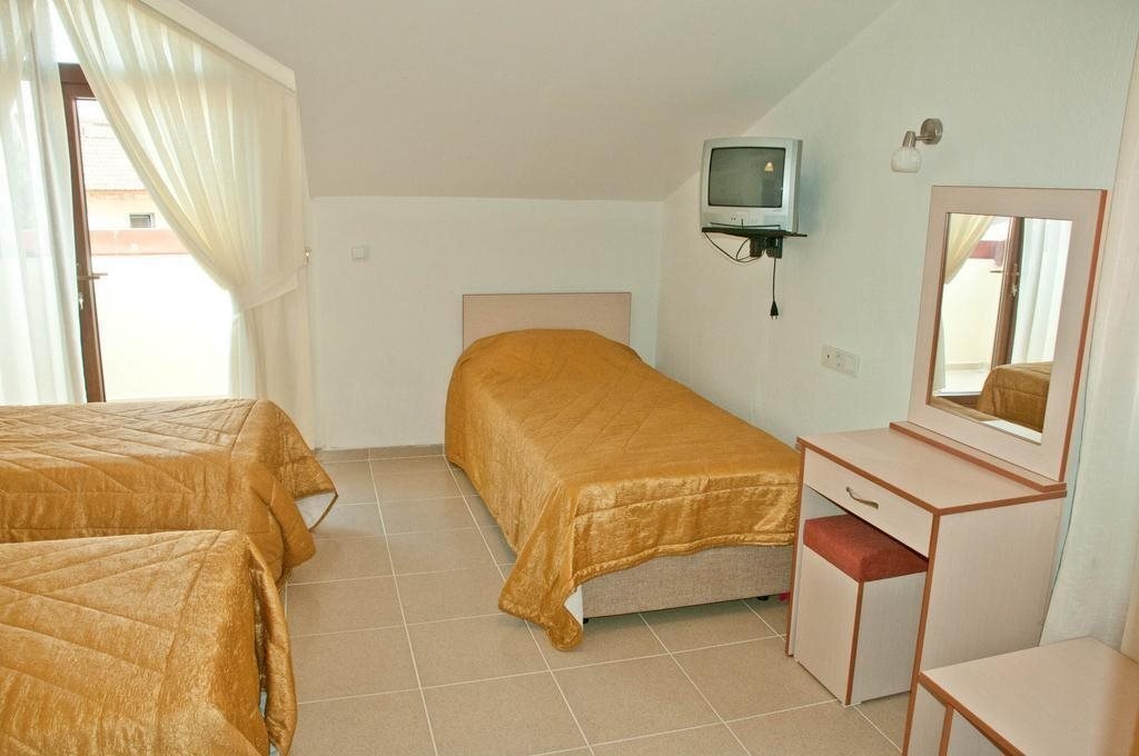 Suzanne Hotel 2*