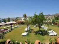 Kefi Beach & Suites 