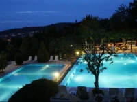 Babylon Gardens Apartments 