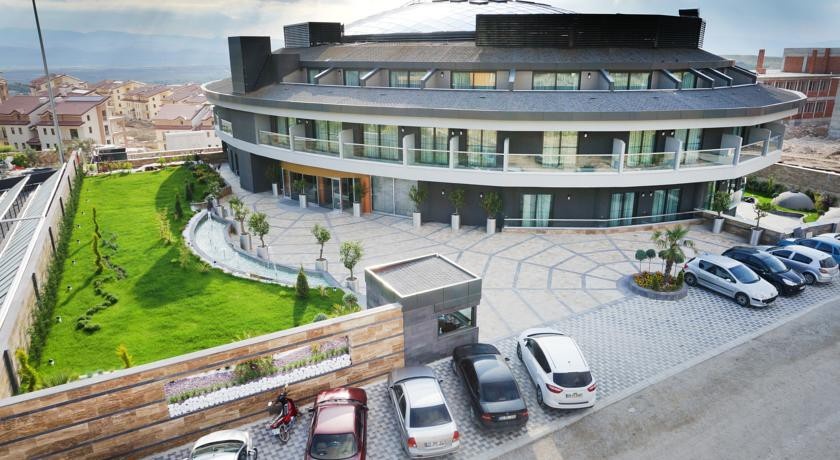 DoДџa Thermal Health & Spa 
