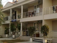 Abroz Apart Hotel 