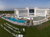 Water Side Resort &amp; Spa 