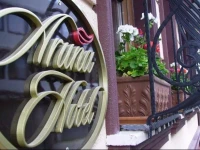 Aruna Hotel 