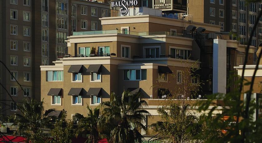 Balsamo Hotel & Suites 