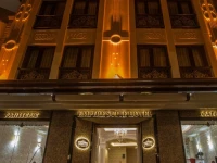 Empire Suite Hotel 