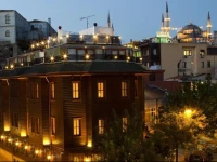 GLK PREMIER The Home Suites & Spa 