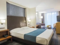 Housez Suites & Apartments Special Class 