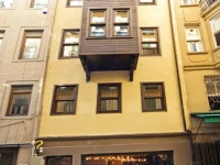 Meroddi Galata Mansion 