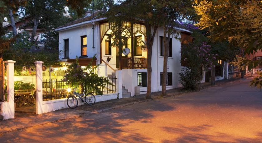 Orhan KutbayД±n Evi Turyolu cafe Pansiyon 