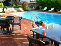 The Island House Hotel 