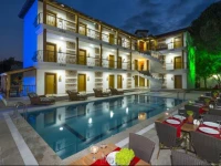 Amore Hotel TekiМ‡rova 3*
