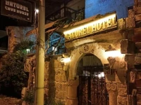 Naturels Cave House 
