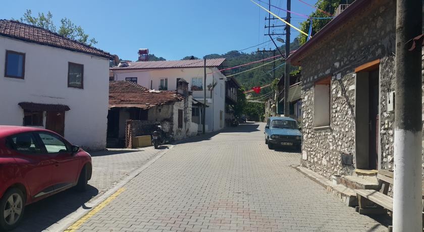 Yasmin Village House 