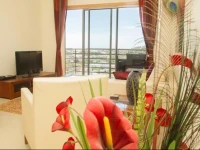 Spacious Apartment Near Center 