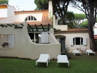 Cozy Golf Villa in Cascais 