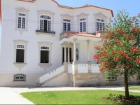 The Luggage Hostel & Suites 