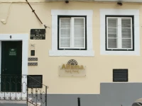 Alfama Right Point 