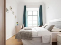 Downtown River Views Apartment | RentExperience 