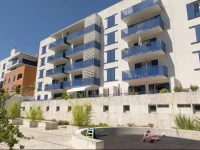 Feels Like Home - Restelo Spacious Duplex With View 