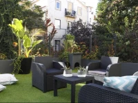 Flores Apartments 