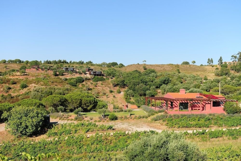 Eco Suites Resort 