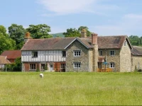 Henley Farmhouse 