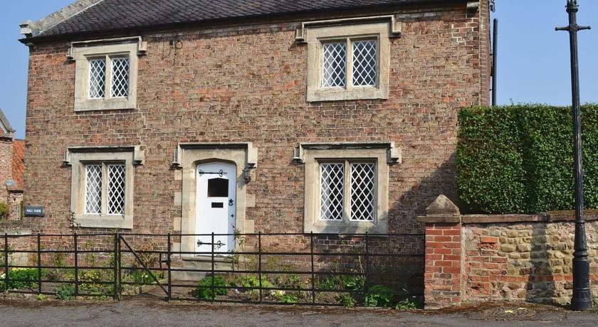 Hall Farm 