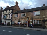 Half Moon Hotel And Restaurant 