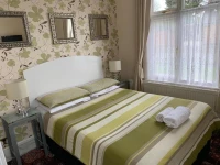 Lyndricks House 3*