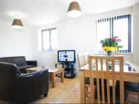 Crompton House Apartments 