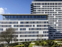 Smart Stays Skyline Plaza 