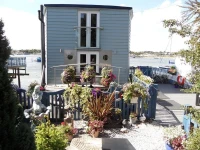 Houseboat Harbourside View 
