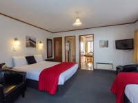 Summit Motor Lodge 