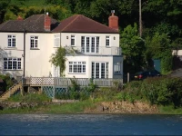 Riverside Cottage Guesthouse 