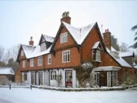 Ravenwood Hall Hotel 
