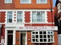 Holm Lea Halal Hotel & miniCINEMA 